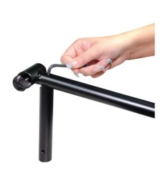 Bodenpranger mit Leder-Fesseln