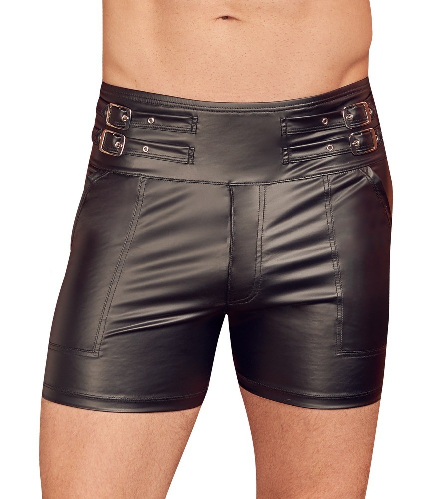 Shorts im trendigen Mattlook