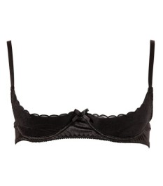 Hebe mit filigraner Stickerei