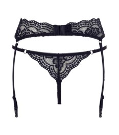 String plus Strapsgurt aus Spitze