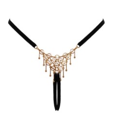 Ouvert-String mit aufwendigem Schmuck