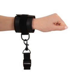 Bettfessel-Set mit Hand- und Fußfesseln in stilvoller Lederoptik