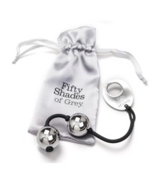 Liebeskissen „Jaz“ in ergonomischer Keilform